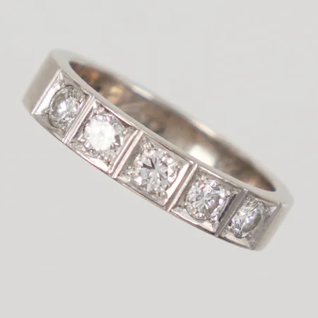 Ring, stl 16¾, bredd 4mm, briljantslipade diamanter 5x totalt 0,55ctv enligt gravyr, gravyr, vitguld 18K, Vikt: 5,2 g