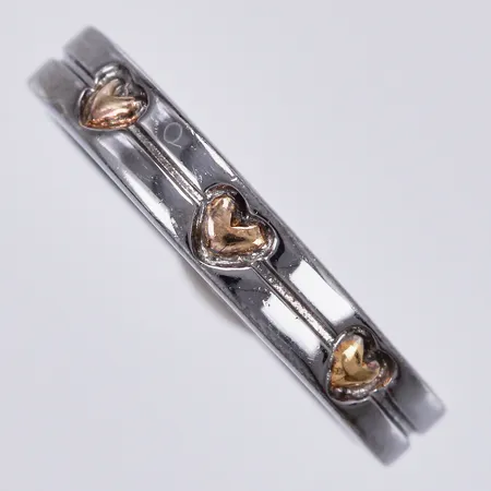 Ring, stl: ca 17¼, bredd: ca 3mm, oxiderad med gulddetaljer, 925/1000 Silver Vikt: 2,8 g