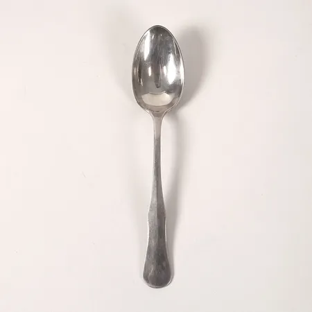 Bordssked med fiolskaft, K. Anderson, Stockholm, 1939, längd 18cm, åldersbetingat slitage, silver.   Vikt: 52,2 g