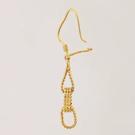 Udda örhänge, 47x6mm, bucklig krok, 21K Vikt: 1,6 g