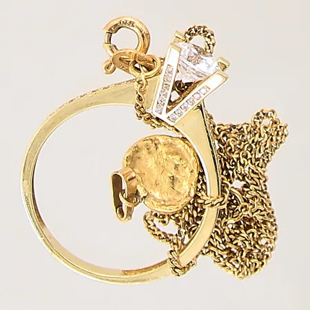 Diverse guldsmycken, stenar, ojämnheter, buckligt, stenar saknas, 18K Vikt: 5,9 g