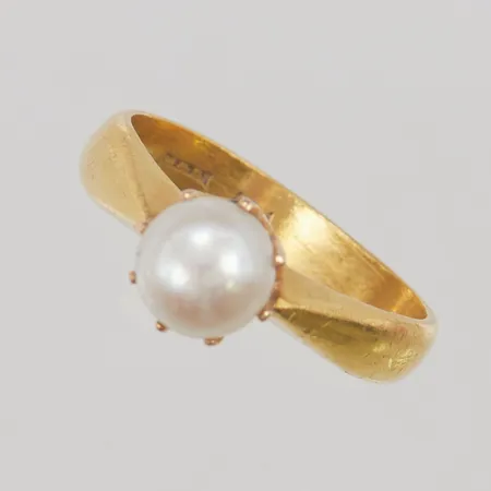 Ring, pärla, Ø18¾, bredd:8mm, skev skena, 23K 7,4g.