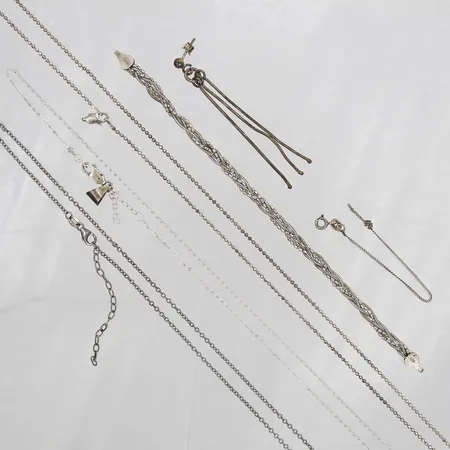 Diverse silver, defekt. Vikt: 15,2 g