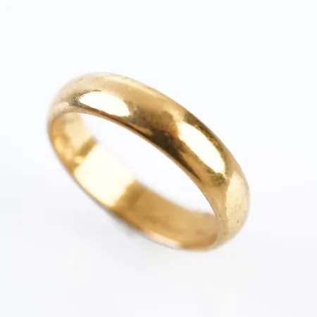 Ring, stl 19(60), bredd 5mm, 23k, gravyr Vikt: 7,5 g