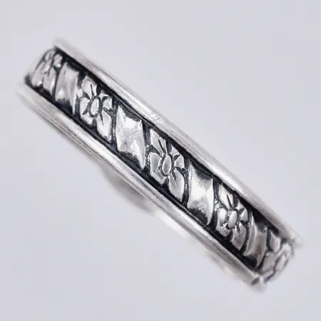 Ring, stl: ca 17¼, bredd: ca 4mm, PE, Emilson Per, Laholm, år 1959, 830/1000 Silver Vikt: 1,8 g