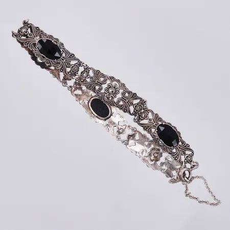 Armband med markasiter & svarta stenar, längd ca 19,5cm, bredd ca 12mm, 935/1000 silver Vikt: 12 g