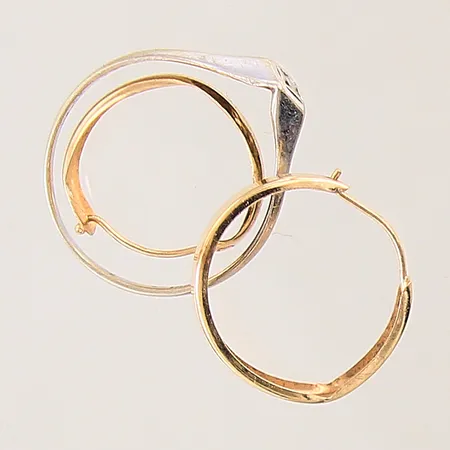 Guldsmycken med sten, delvis vitguld, udda, skeva, defekta, 18K  Vikt: 2 g