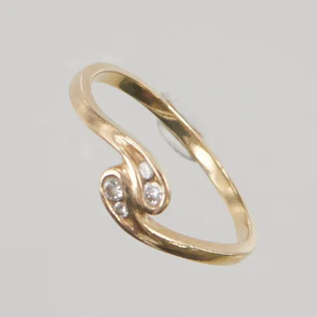 Ring, diamanter 4x totalt ca 0,08ctv, Ø17¼, bredd:5mm, 14K 1,6g.