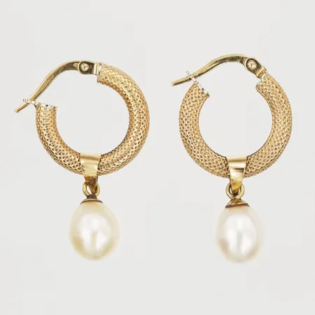 Ett par örhängen med odlade sötvattenspärlor, Ø15mm, 18K Vikt: 3,3 g