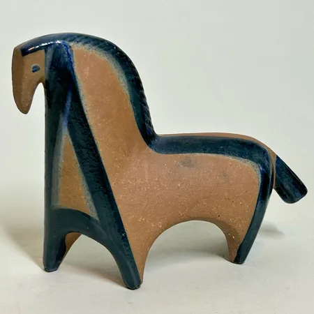 Figurin Häst, Lisa Larson, ur serien Lilla Zoo, höjd ca 10cm, längd ca 13cm, , delvis glaserad stengodslera, Gustavsberg, producerad 1956-1978, ej etikettmärkt