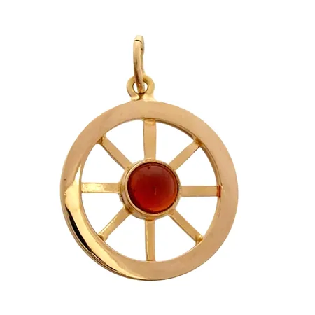 Hänge, 18K guld, röd sten, svensk kontrollstämpel, längd inkl. ögla 19 mm, bredd 14 mm, fint skick, sten utan anmärkning Vikt: 0,9 g