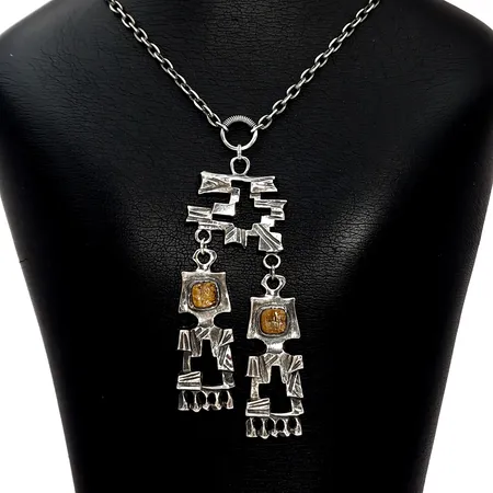 Retro Hänge Finland med tillhörande Halskedja Ankarlänk 1970-tal, silver 925/1000, Tigeröga, PENTTI SARPANEVA, stor modell, hänge längd inkl. ögla 10 cm, bredd 25-35 mm, kedja längd 63 cm, bredd 35 mm, tillverkad 1972, stenar utan anmärkning  Vikt: 46,1 g