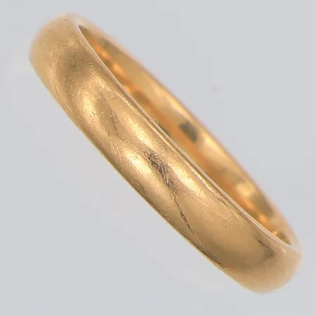 Ring, slät, stl 17¼, Schalin, gravyr, 18K Vikt: 4,2 g