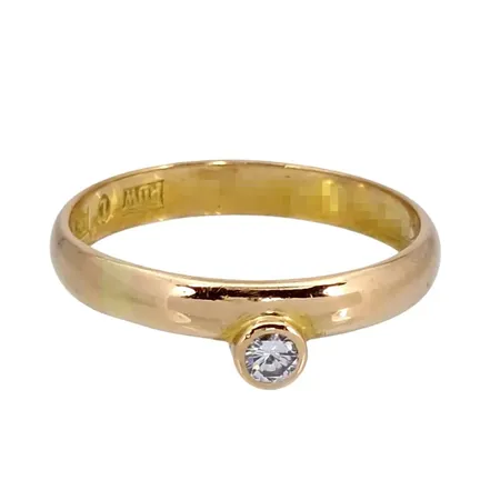 Diamantring, 18K guld, Diamant 0,10ct, Sandström & de Wit Aktiebolag (PDW), Linköping, Ø18¾ mm, bredd 3 - 5,3 mm, borttag av gravyr ingår Vikt: 3,2 g