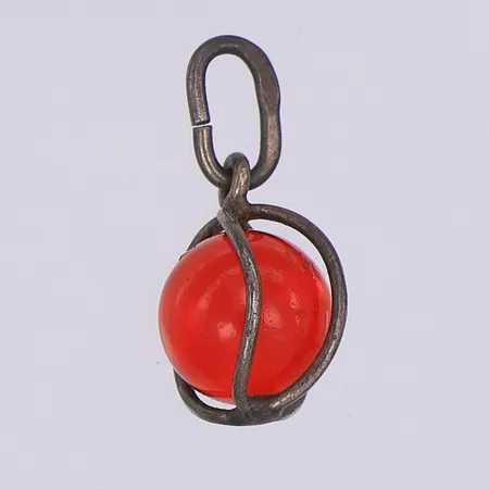 Hänge, röd sten, 18mm, 830/1000 silver Vikt: 1 g