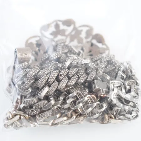 Diverse silversmycken Vikt: 129 g