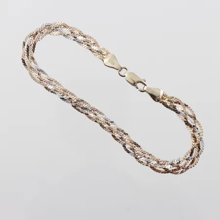 Armband flätat, längd 19,5cm, bredd ca 5,5mm, guldfynd, förgyllt silver Vikt: 5 g
