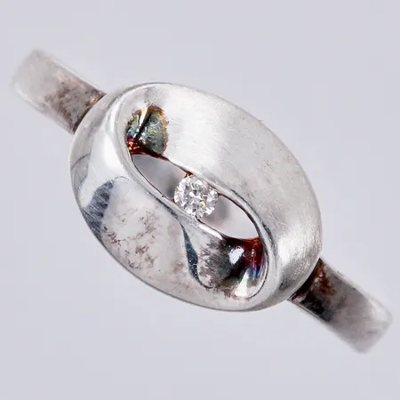 Ring med vit sten, stl: 16, bredd: ca 2-8mm, GHA, 925/1000, silver Vikt: 2 g