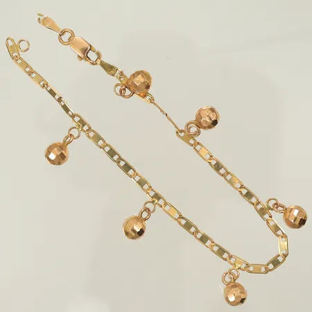 Armlännk med 6 berlocker,  19cm bredd 2-13mm, trasig av, 14K Vikt: 5,6 g