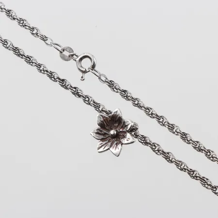 Kedja cordell, längd 48cm, bredd 2,5mm, + hänge skogsstjärnan, silver Vikt: 5,8 g