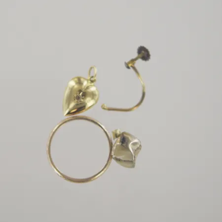 skrot, 18K  Vikt: 6,8 g