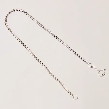 Armband, längd 18,5cm, bredd 2mm, ojämnheter, silver 925/1000 Vikt: 3,5 g