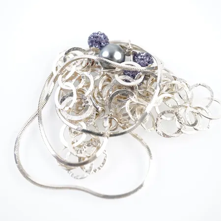 Diverse silversmycken Vikt: 24,5 g