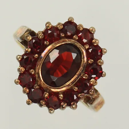 Ring med granater stl 16, bredd 2,5-15mm, förgyllt silver 925/1000-delar 4g Vikt: 4 g