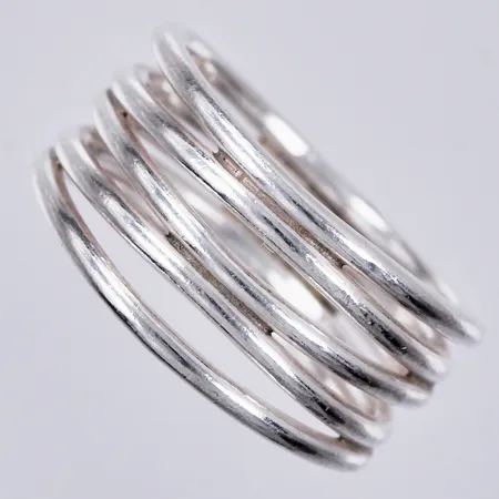 Ring, stl: ca 18, bredd: ca 8-10mm, GHA, 925/1000 Silver Vikt: 5,6 g