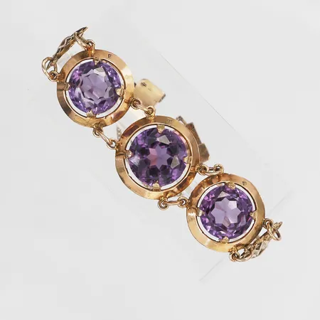 Armband med ametister, ca 18cm, bredd 4-18mm, säkerhetskedja, 14K, bruttovikt 16,9g Vikt: 16,9 g