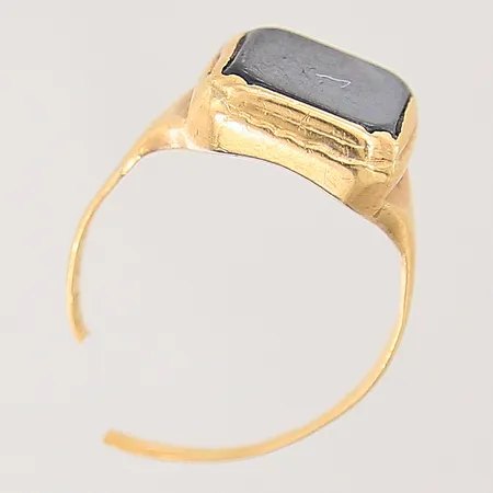 Ring, defekt, sten, 18K  Vikt: 6,9 g