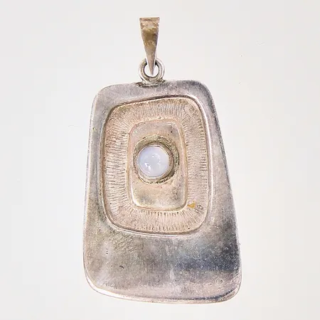 Hänge med månsten, 40x24mm, Ateljé Stigbert för Runes konsthantverk, år 1960, silver 830/1000 Vikt: 6 g