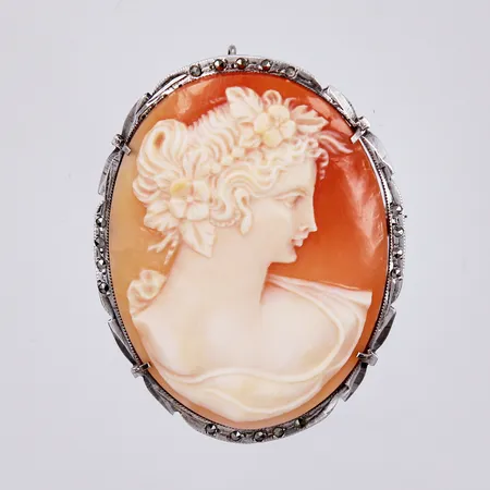 Hänge/brosch med markasiter, längd ca 56mm, bredd ca 39mm, 800/1000 silver Vikt: 12 g