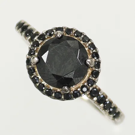 Ring med svarta stenar, stl ca, 19, bredd3-11mm, 925/1000-Silver, 4,2g 