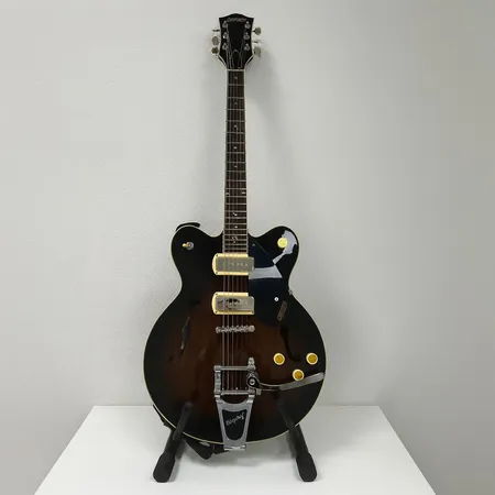 Elgitarr Gretsch Streamliner, modellnr:G2622T-P90/Brownstone, Bigsbystall och svaj, serienr:IS211029342, semi-ihålig design Indonesien, hårt originalfodral. Skickas med Bussgods eller PostNord