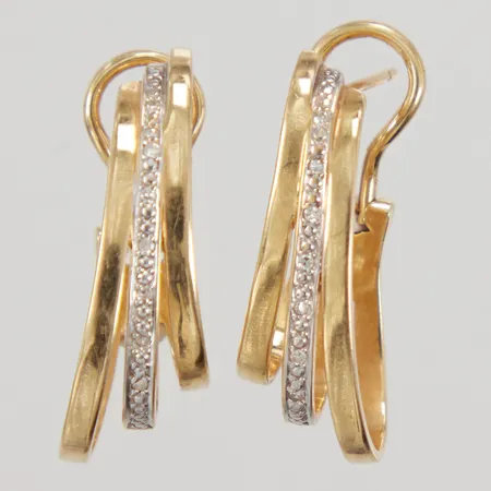Ett par örhängen med diamanter 14x0,005ct, längd 28,2mm, bredd 10,1mm, 18K,  Vikt: 7,3 g