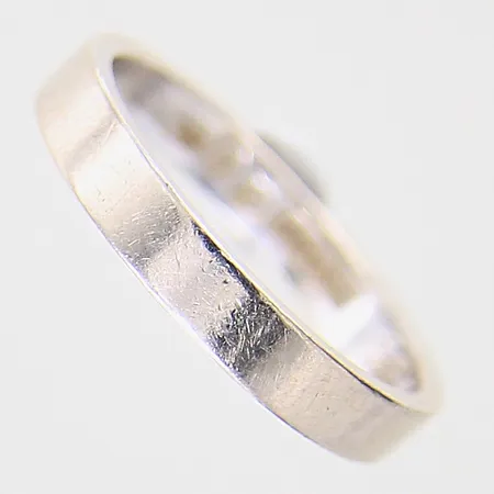 Ring, slät, stl 16½, bredd 3mm, gravyr, vitguld, 18K Vikt: 3,1 g