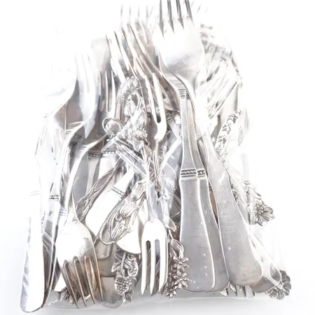 Diverse silver Vikt: 1175 g