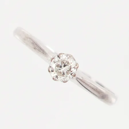 Ring, Ø17¾, vitguld, briljantslipad diamant 1 x 0,23ct, stämplad GVH, bredd 1,3 - 4,5mm, 18K Vikt: 1,6 g