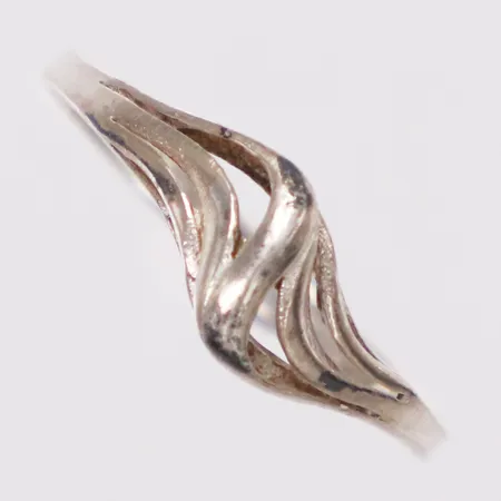 Ring, stl 17¼, bredd 2-6mm, silver 835/1000 Vikt: 1,1 g