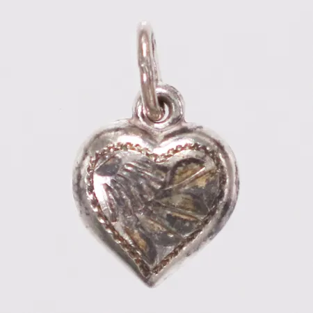 Hänge, hjärta, mönsterdekor, längd 13mm inkl ögla, bredd 8mm, silver 835/1000 Vikt: 1,3 g