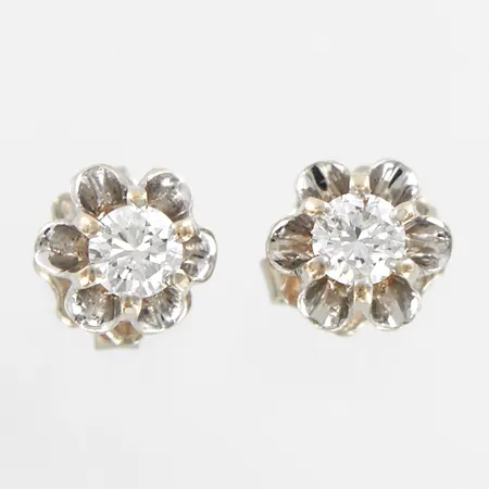 Ett par örhängen vitguld, diamanter ca 2x0,10ct, Ø5,5mm, 18K  Vikt: 1,3 g