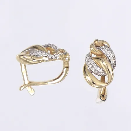 Ett par örhängen med vita stenar, längd 15mm, bredd 10mm, 14K Vikt: 4,2 g