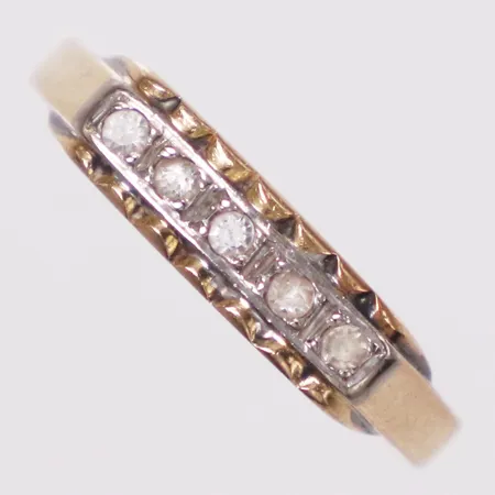 Ring, vita stenar, stl 17¾, bredd 2-4mm, 18K Vikt: 2 g