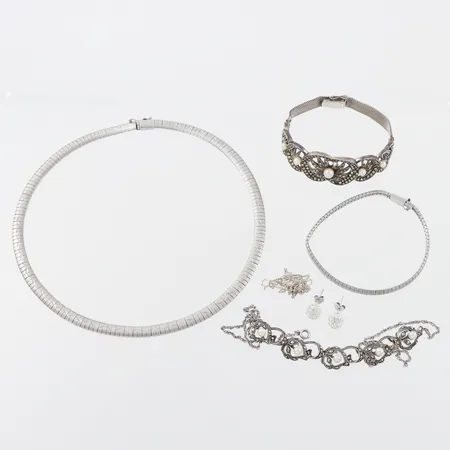 Diverse silversmycken,något defekt. Vikt: 72,2 g