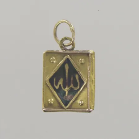 Hänge, längd 1,5 cm, bredd 1 cm, intryckt, 18K Vikt: 0,4 g