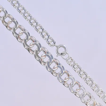 Collier Bismarck, doserad, bredd 4-9 mm, längd 43,5 cm, silver 925/1000. Vikt: 15,5 g