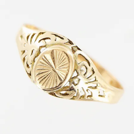 Ring, stl 18½, bredd 2-8,5mm, något skev skena, 14K Vikt: 1,7 g