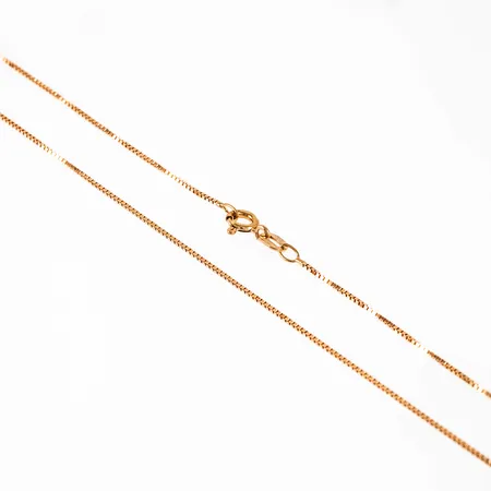 Kedja, Venezia i 18K guld. Den är 38 cm lång, 0,7 mm bred och väger 1,8g. Fint skick. Stämplad Svedbom & Co, Balestra. Springring.