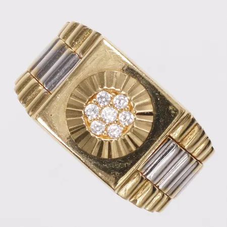 Ring, vita stenar, stl 18, bredd 5-12mm, skev, 18K Vikt: 8,5 g